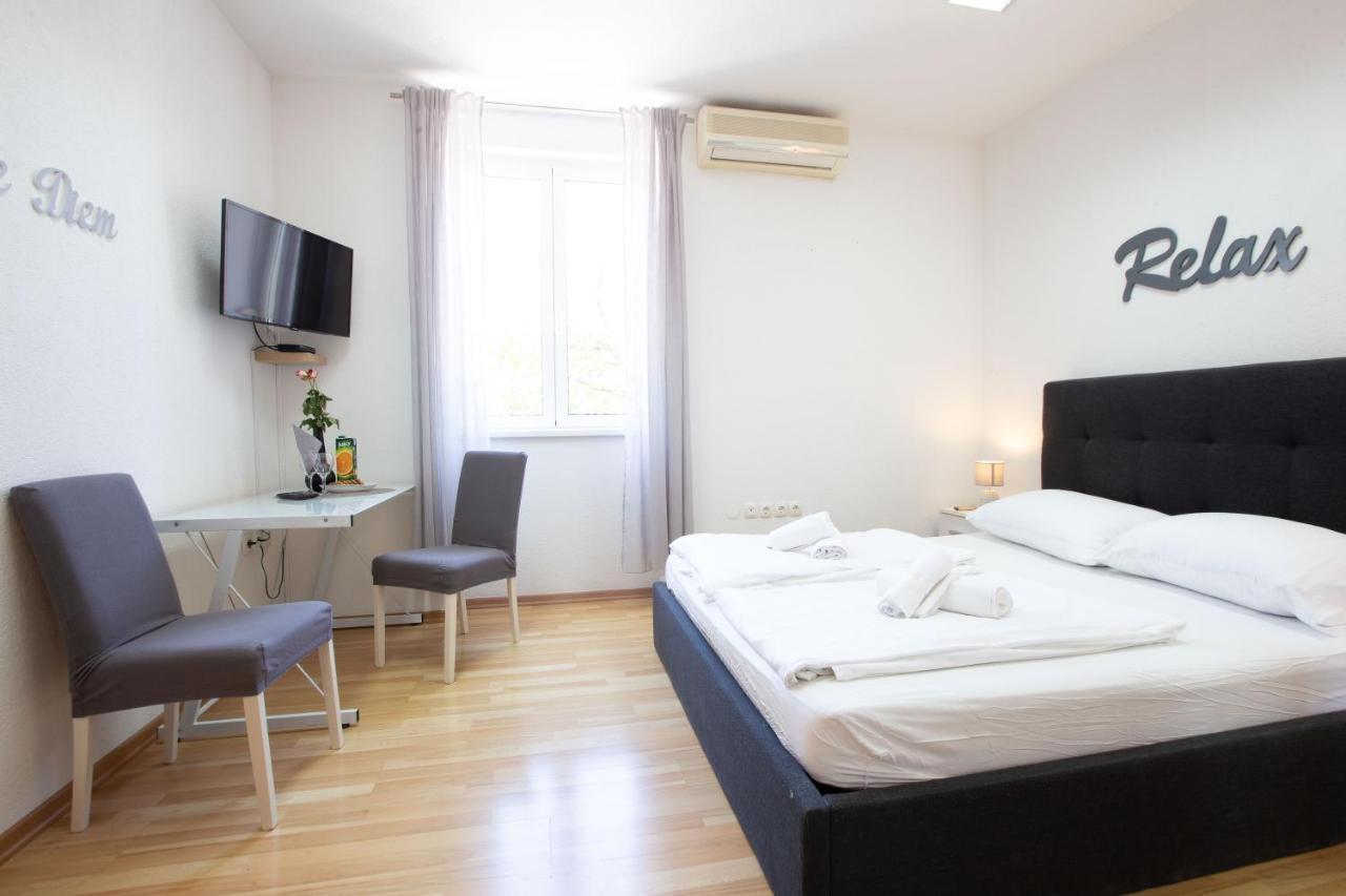Lilly Studio Apartments Задар Екстер'єр фото