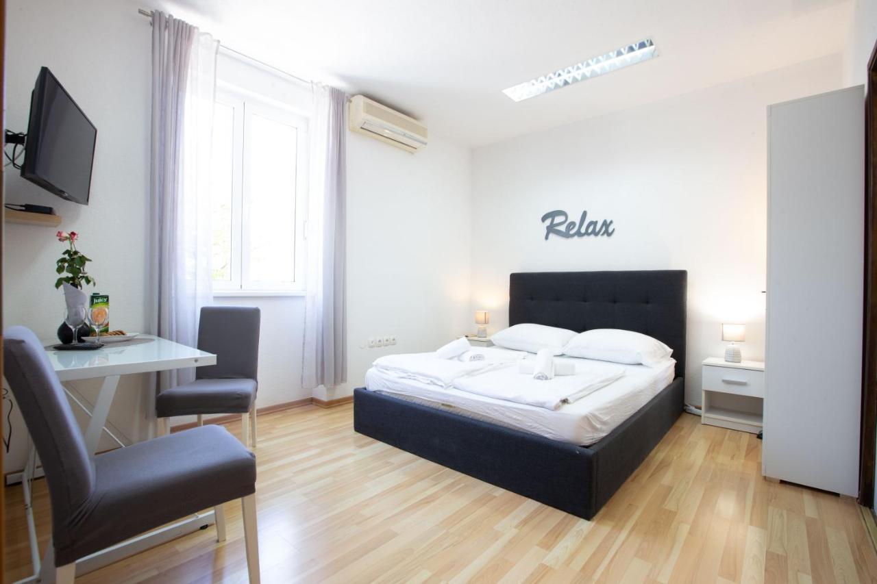 Lilly Studio Apartments Задар Екстер'єр фото
