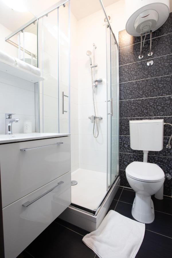 Lilly Studio Apartments Задар Екстер'єр фото